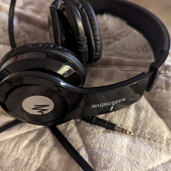 Magnussen Headphones - Picture 4 of 4